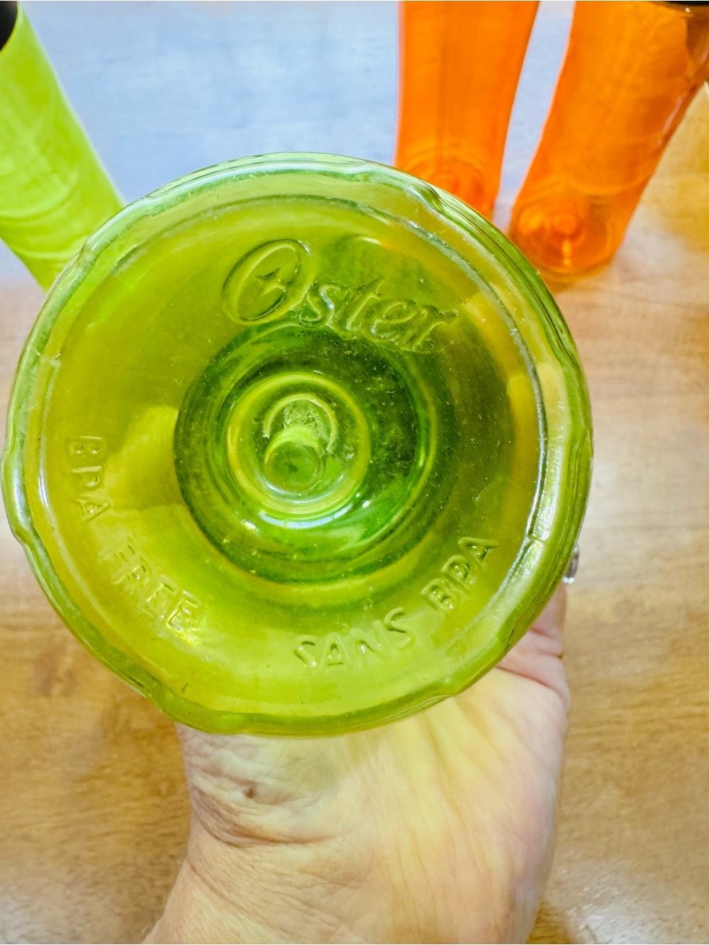 4 Oster MyBlend Sport Bottles Orange and Green 20 Oz w 2 replacement blades - Picture 3 of 9